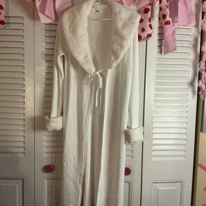 Cozy White Women's madden nyc Cardigan with Faux Fur Trim